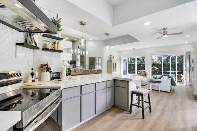 Building Photo - 387 Kelsey Park Dr