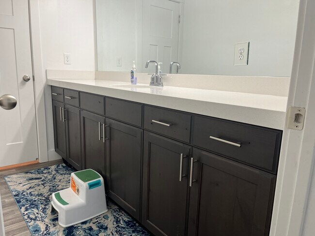 Building Photo - 4592 Rustic Ranch Way