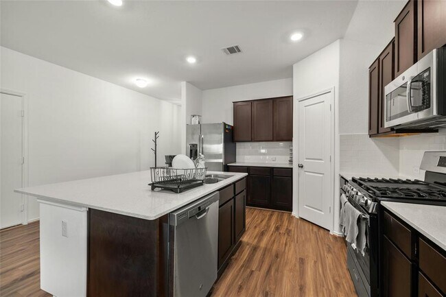 Building Photo - 11813 Roscommon Trl