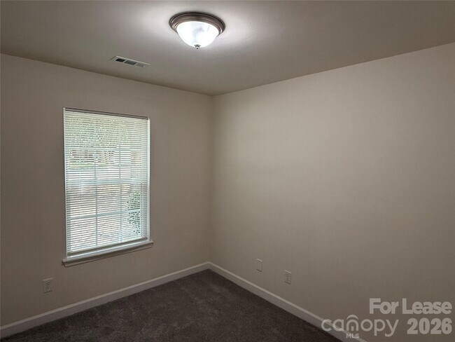 Building Photo - 404 Kingville Dr
