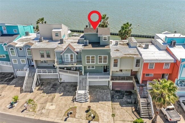 Building Photo - 5 Tiki Cir