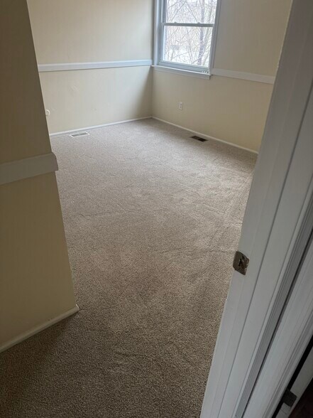 Building Photo - 39 Canis Ct