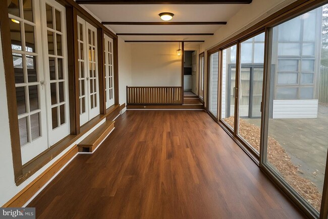 Building Photo - 10001 Dallas Ave