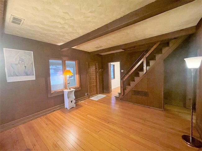Building Photo - 2 Plus Bedroom in Williams Bay