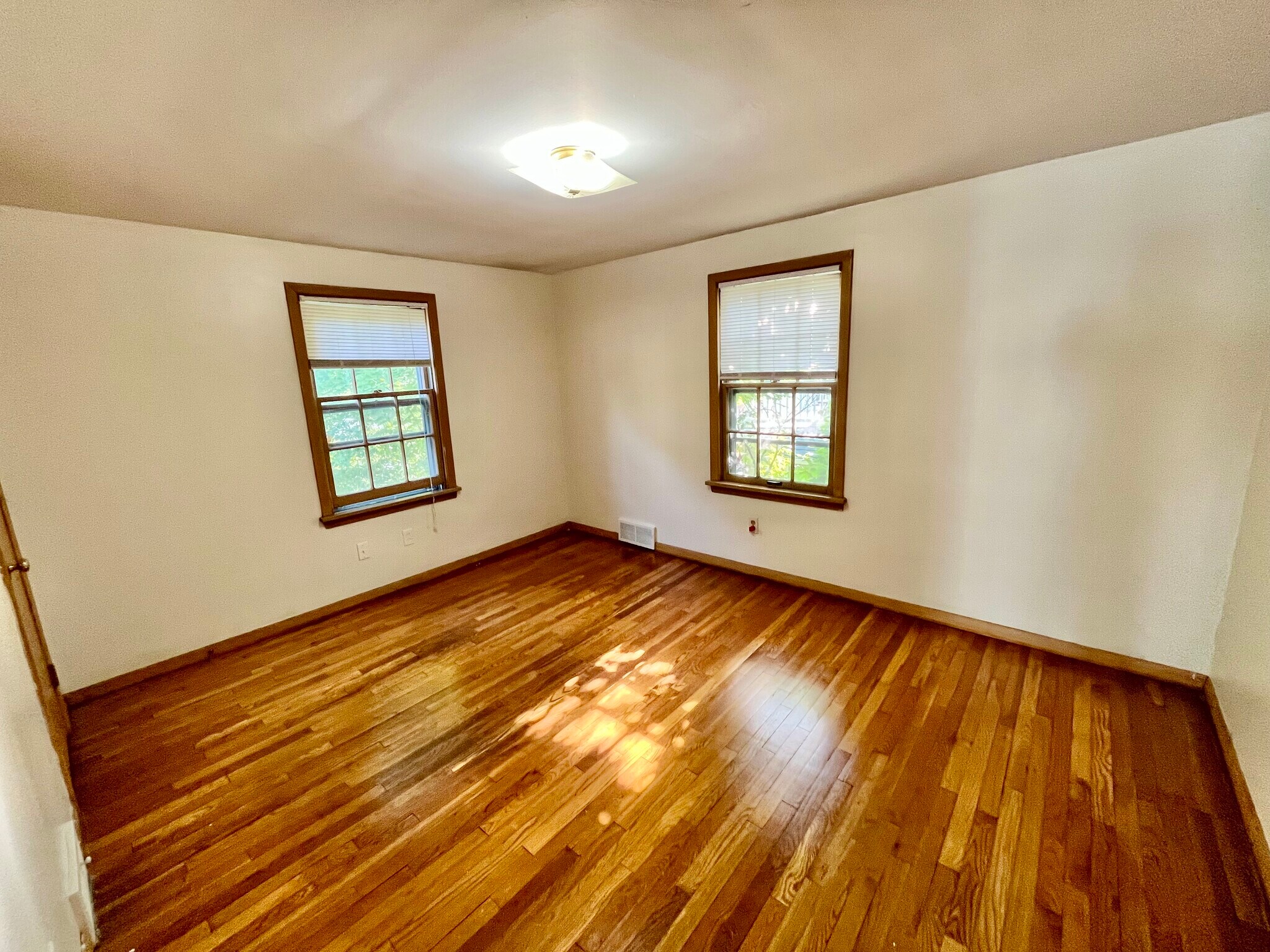 Building Photo - 2463 Derbyshire Rd