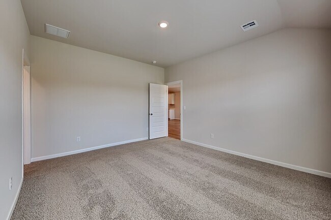Building Photo - 2921 Ember Dr