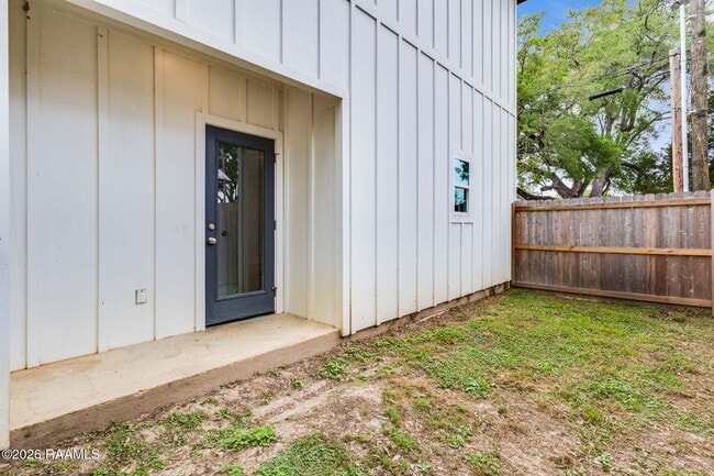 Building Photo - 204 Romero St