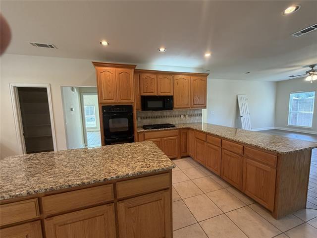 Building Photo - 1001 Meadow Creek Dr