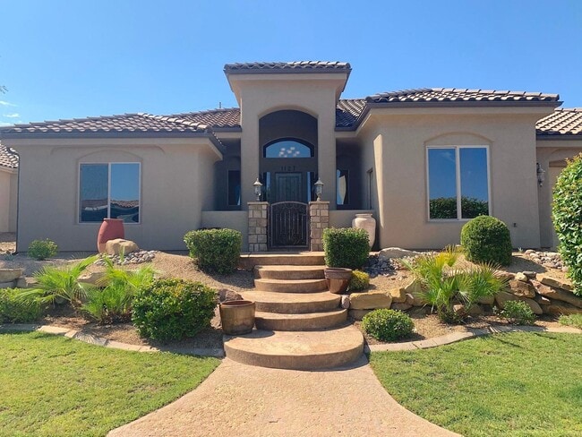 Building Photo - This Gorgeous Home is in the Tonaquint Ter...