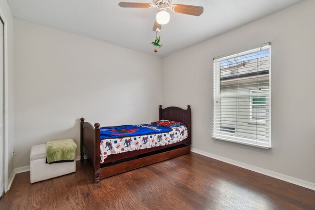 Building Photo - Tuscanny Street