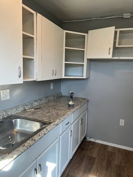 Building Photo - 4846 Yarmouth Pl