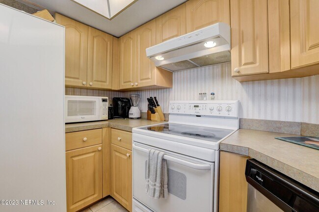 Building Photo - 99 Broad River Pl