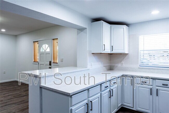 Building Photo - 3402 W Van Buren Dr