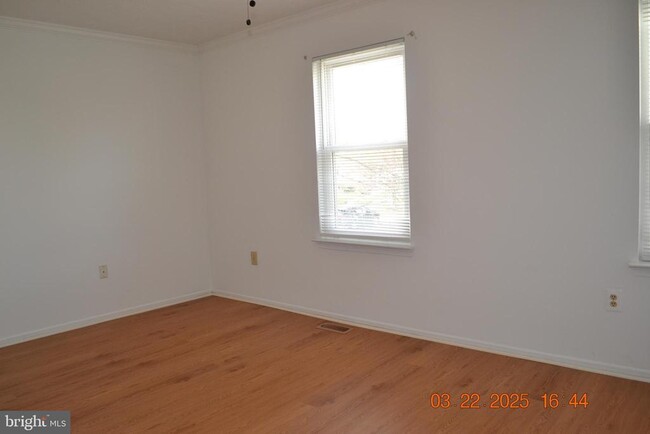 Building Photo - 351 Cool Breeze Ct