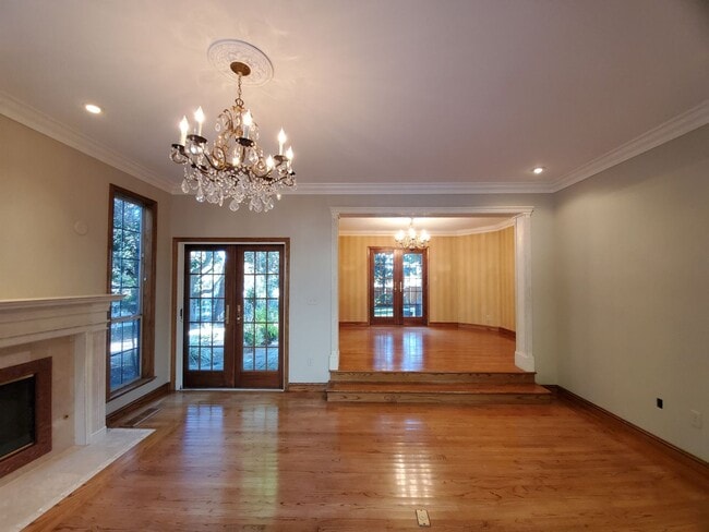 Building Photo - Elegant Woodside Tudor Home