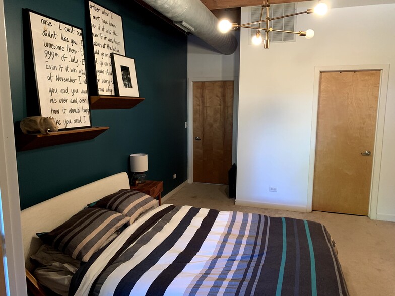 Laundry room door (L) and en suite (R) - 2201 W Wabansia Ave