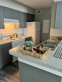 Building Photo - Springhollow Apartments