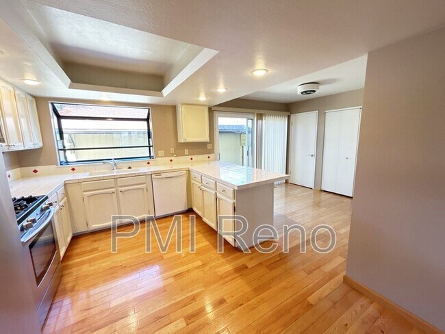 Building Photo - 1555 Foster Dr