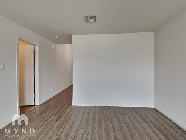 Building Photo - 9405 Apple Ridge Ln