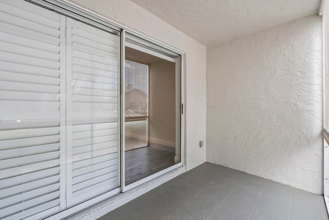 Building Photo - 2518 SE Anchorage Cove