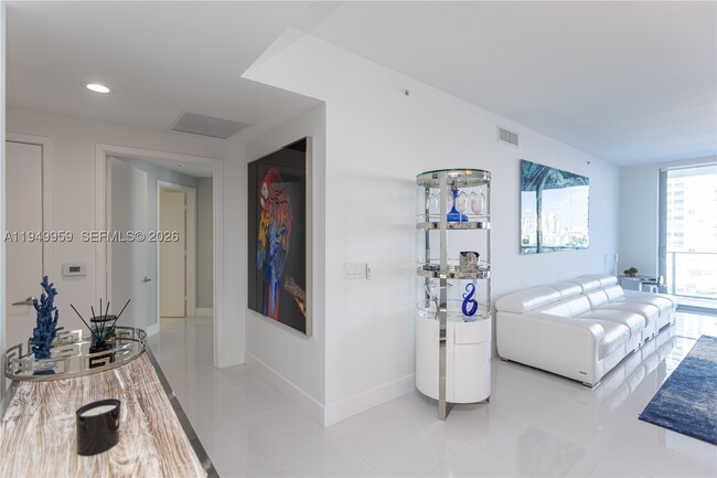 Building Photo - 17111 Biscayne Blvd