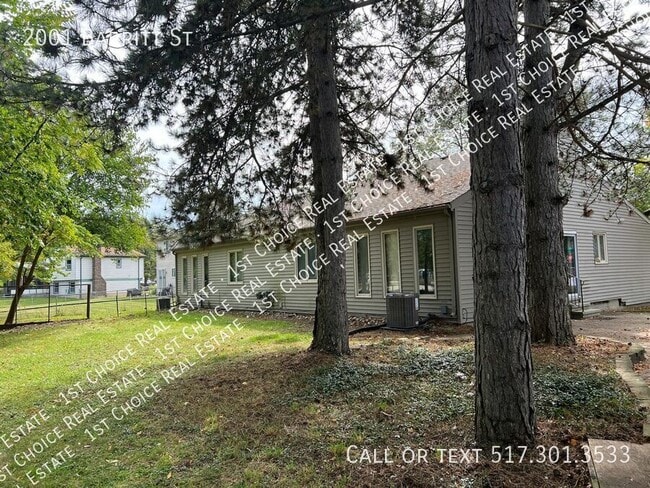 Building Photo - 2001 Barritt St