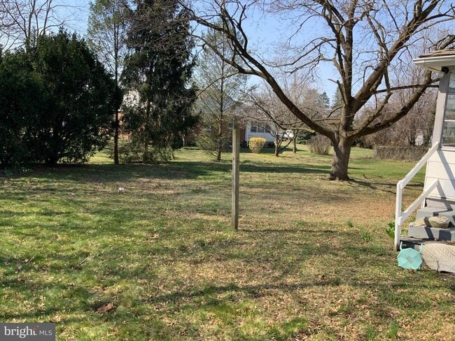 Building Photo - 433 Bentley Ave