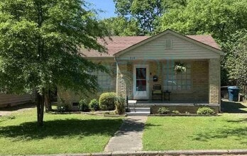 Building Photo - 2BR/1BA brick bungalow in Stiff Station, steps from UAMS!