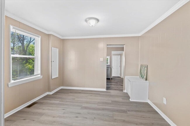 Building Photo - 1308 Columbia Rd