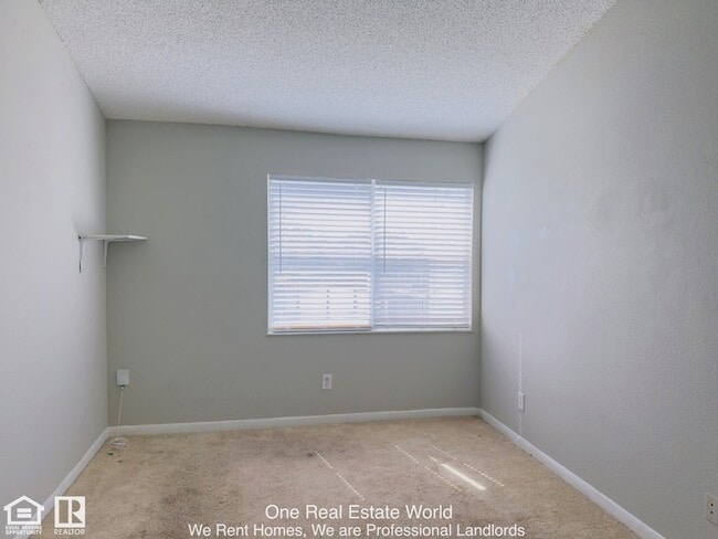 Building Photo - 2504 Woodgate Blvd