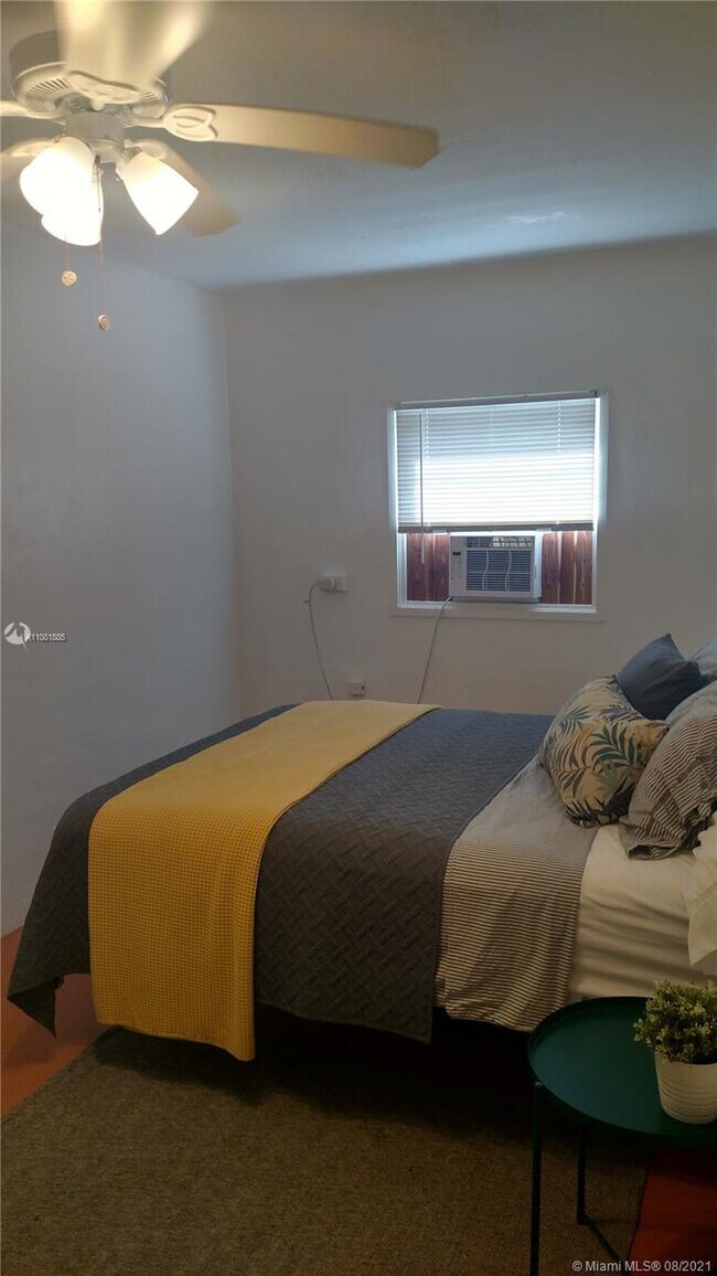 Building Photo - 11342 Peachtree Dr