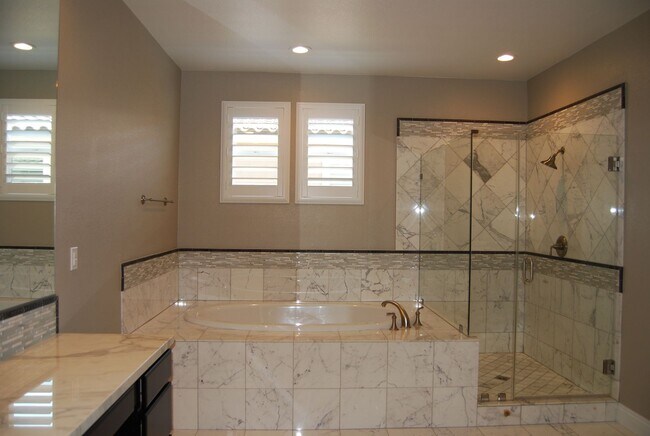 Building Photo - Stunning Single-Level Toll Bros. Home in G...