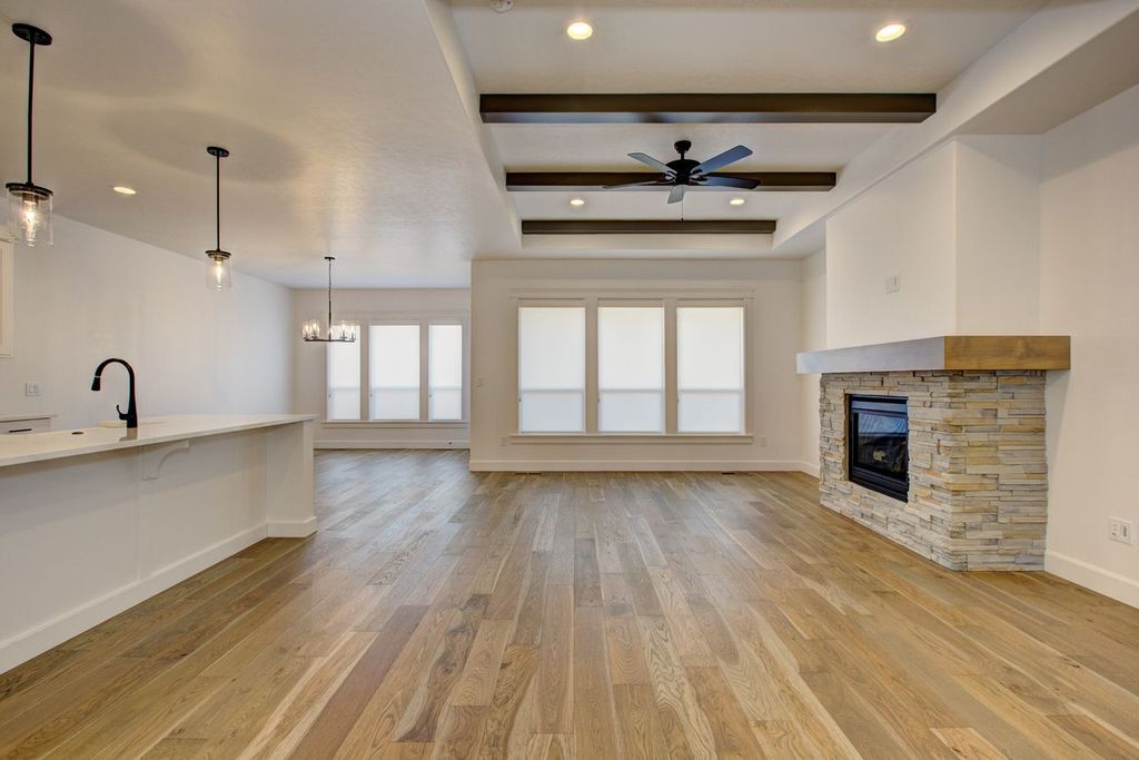 Building Photo - 538 S Prospector Ln