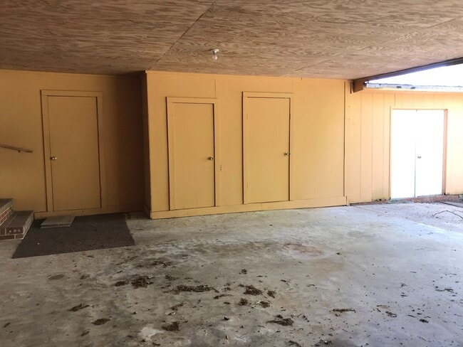 Building Photo - 1004 Maplewood Ave