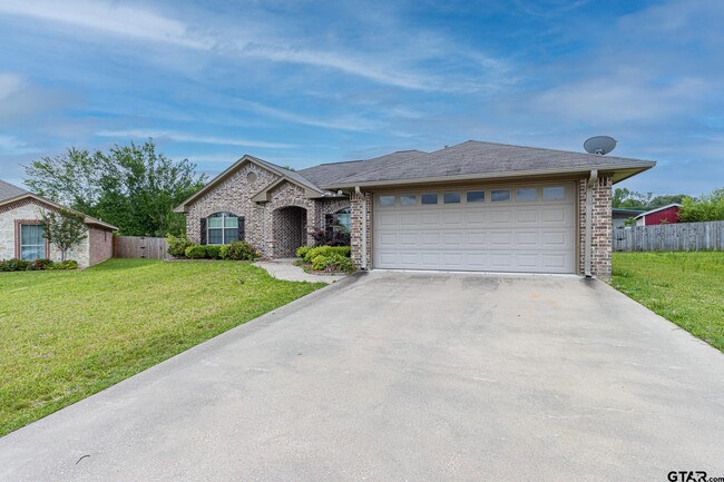 Building Photo - 11595 3 Chimneys Dr