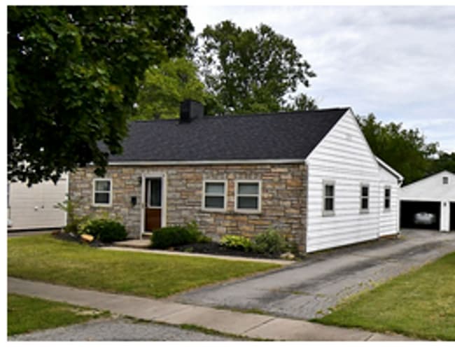 Primary Photo - 3 Bedroom Home