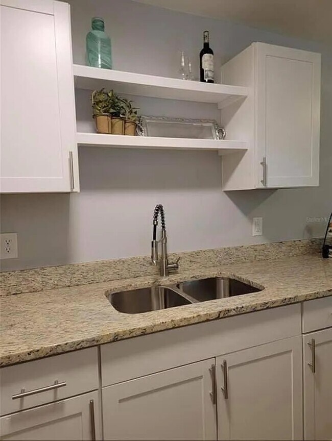 Building Photo - 1103 Cypress Gardens Blvd