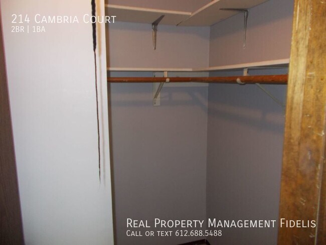Building Photo - 2 Bedroom, 1 Bathroom Townhome in Woodbury