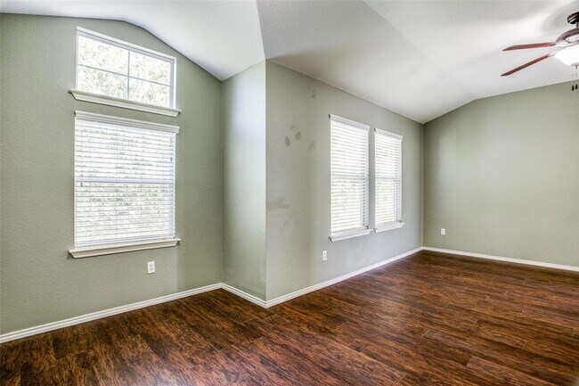 Building Photo - 317 Lava Bed Dr