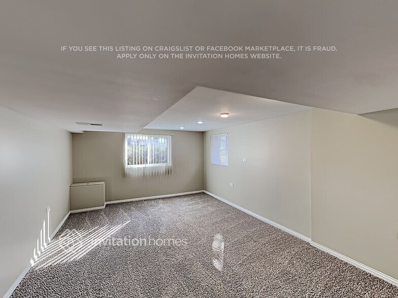 Building Photo - 9632 Mansfield Ave