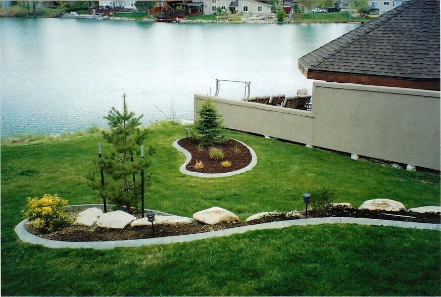 Building Photo - 228 E Delgada Ln