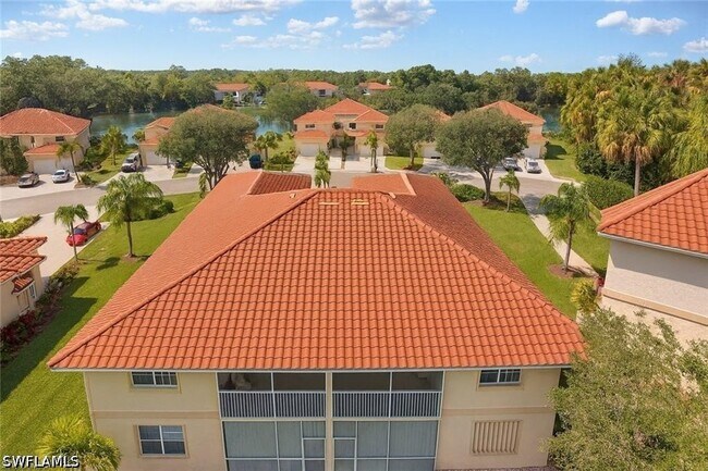 Building Photo - 700 Luisa Ln