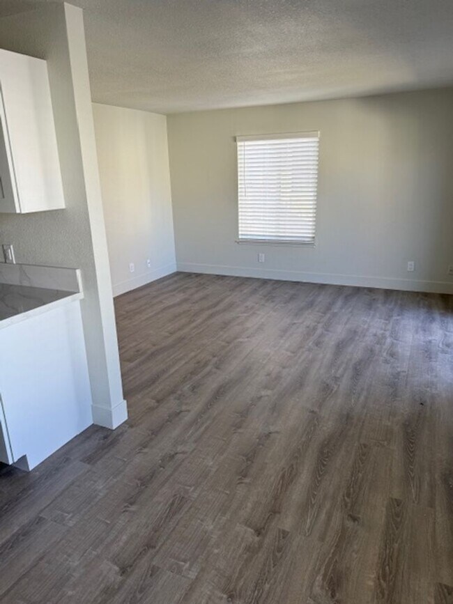 Building Photo - Life Just Got Better