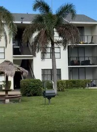 Building Photo - 714 Executive Center Dr