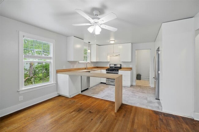 Primary Photo - 1403 Clifford Ave