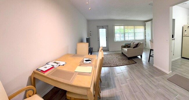 Building Photo - 63 Windsor C