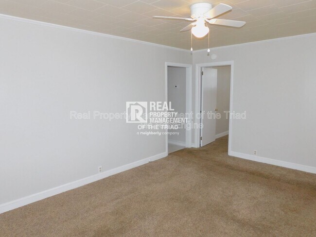 Building Photo - 3405 Derby Pl