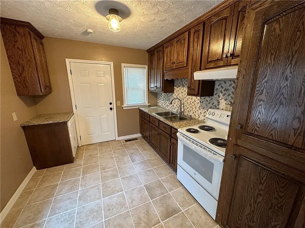 shared space for maximum of 2 renters - 551 Lincoln St