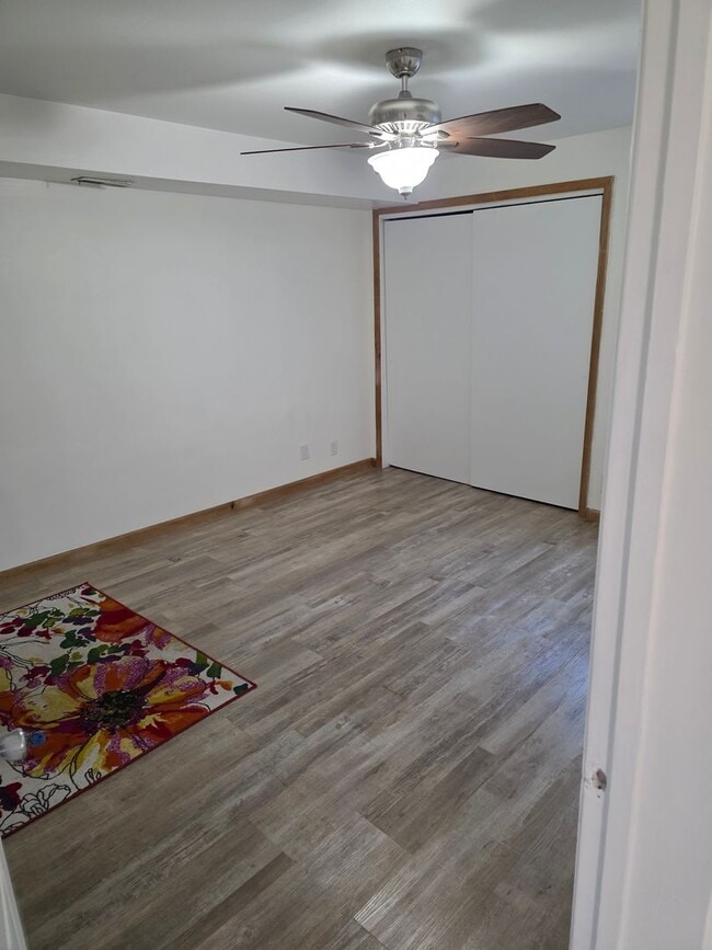Building Photo - 2Bed 1Bath unit in a Great Location!!