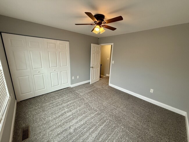 Building Photo - 568 Lancaster Pl